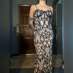 Long tan and black lace dress (Windsor)